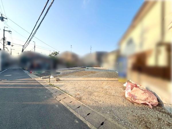 s{ssjrK̐VzˌĂ̑OʓH܂ތnʐ^