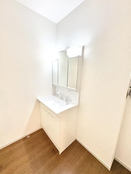 s{ss쐼哹̐VzˌĂ̐ʑEʏ