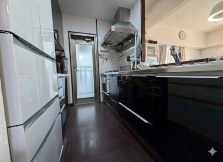 ���s�{���s�s���㒹�H���c�� 4�̒��Ã}���V�����̃L�b�`��