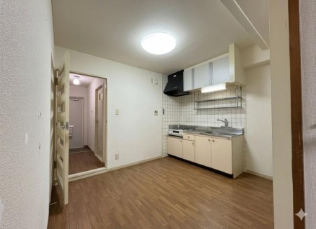 ���s�{���s�s�E���搼���ɖ��L�� 6-1�̒��Ã}���V�����̃��r���O