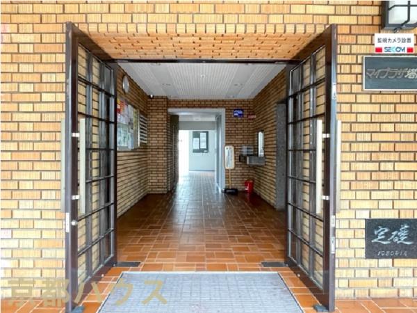 ���s�{���s�s���g�ˉ@�m�؃m�X�� 12�̒��Ã}���V�����̃G���g�����X