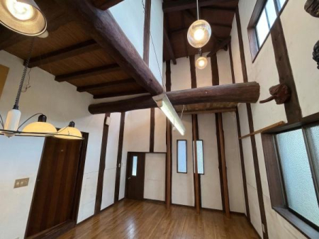 ���s�{���s�s�������}���V�ђ�1���ڂ̒��È�ˌ��Ẵ��r���O�ȊO�̋���