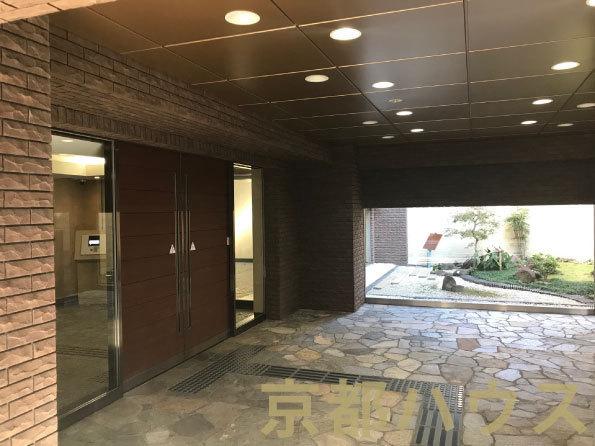 ���s�{���s�s�����搼���𓌋v�ے� 55-2�̒��Ã}���V�����̃G���g�����X