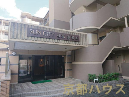 ���s�{���s�s�������}�k�B�|��2���� 12-3�̒��Ã}���V�����̃G���g�����X