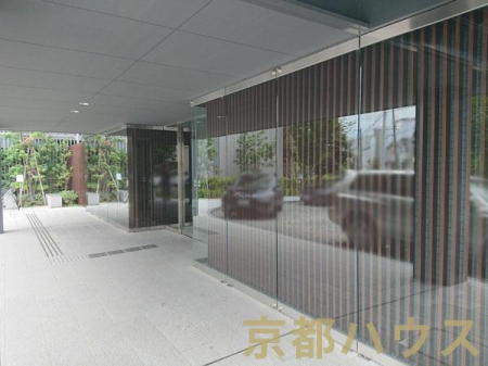 ���s�{���s�s������j�䏊�� 1-24�̒��Ã}���V�����̃G���g�����X
