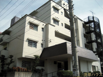 ���s�{���s�s������[���k������1�̒��Ã}���V�����̌��n�O�ώʐ^