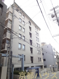 ���s�{���s�s���R������咬45�̒��Ã}���V�����̌��n�O�ώʐ^