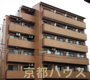 ���s�{���s�s���R���{炒�110�̒��Ã}���V�����̌��n�O�ώʐ^