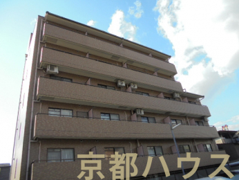 ���s�{���s�s���R���{炒�110�̒��Ã}���V�����̌��n�O�ώʐ^