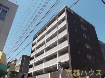 ���s�{���s�s������G�X�q����500�̒��Ã}���V�����̌��n�O�ώʐ^