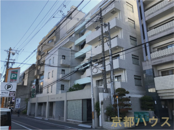 ���s�{���s�s������ۉ���320�̒��Ã}���V�����̌��n�O�ώʐ^